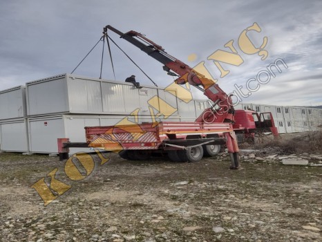 AKKAR 30 TON TEK KIRMA VİNÇ MERCEDES ÜZERİNDE
