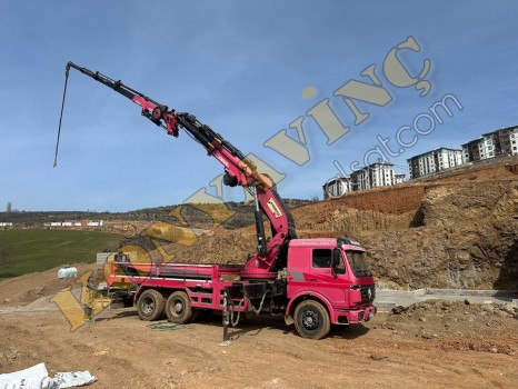 HİDRO ÖZ 30 TON ÇİFT KIRMA MERCEDES ÜZERİNDE