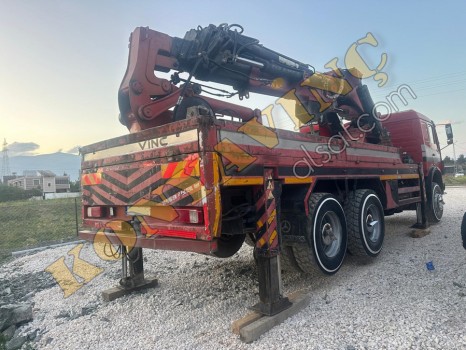 MERCEDES 2517 ÜZERİNDE AKKAR MARKA 35 TON ÇİFT KIRMA VİNÇ