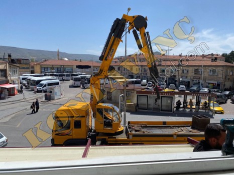 AXOR ÜZERİNDE 35 TON ÇİFT KIRMA AKKAR