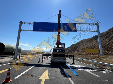 HİDROKON 20 TON VİNÇ FATİH ÜZERİNDEDİR.