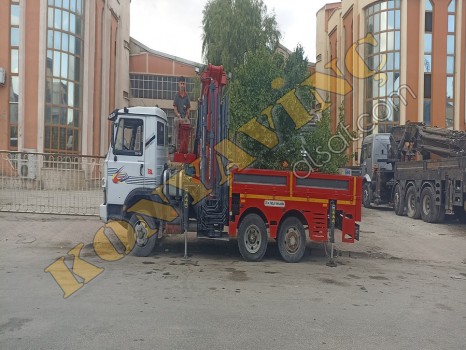 İVECO 120-14 ÜZERİNDE YANA KATLANIR 8 TONLUK VİNÇ