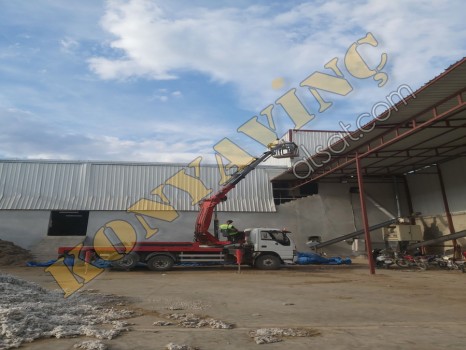 HİDRO ÖZ 8 TON YANA KATLANIR ISUZU ÜZERİNDE