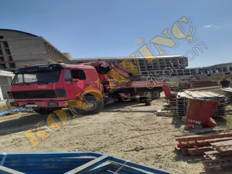 AKKAR 30 TON TEK KIRMA VİNÇ MERCEDES ÜZERİNDE