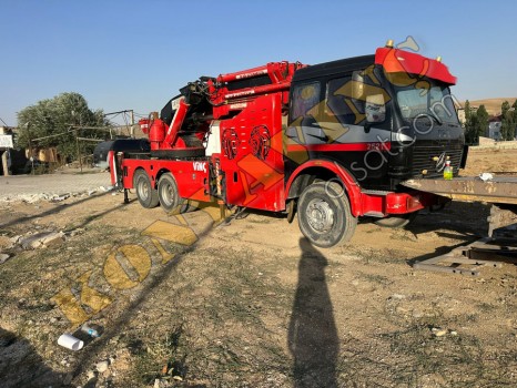 ACİL SATILIK HİDROVİNÇ 40 TON MERCEDES 2521 ÜZERİNDEDİR.