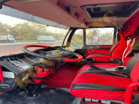 ACİL SATILIK SIFIR 13 TON YANA KATLANIR SIFIR VİNÇ MAN ÜZERİNDE