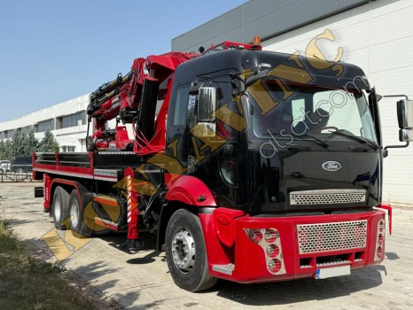 SATILIK HİDROKON 30 TON ÇİFT KIRMA VİNÇ FORD KARGO ÜZERİNDEDİR.