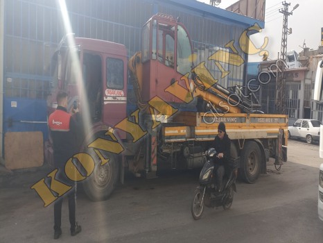 ACİL SATILIK 25 TON VİNÇ MERCEDES 2521 ÜZERİNDE