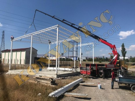 HİDROKON 20 TON VİNÇ FATİH ÜZERİNDEDİR.