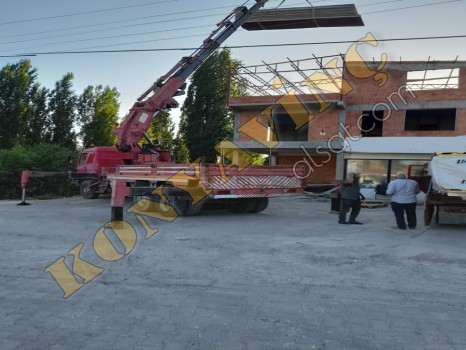 AKKAR 30 TON TEK KIRMA VİNÇ MERCEDES ÜZERİNDE