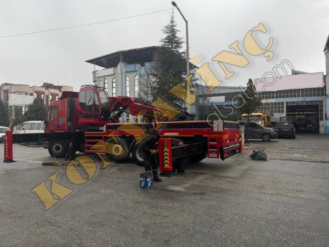 SATILIK YANA KATLANIR 7+2 20 TON YENİ VİNÇ 2002 CARGO 3227 ÜZERİNDE