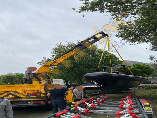 AKIN HİDROLİK 30 TON ÇİFT KIRMA VİNÇ MERCEDES 2521 ÜZERİNDE