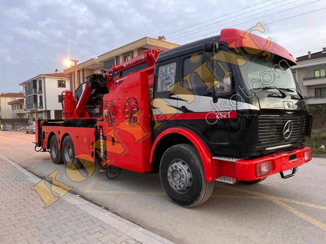 ACİL SATILIK HİDROVİNÇ 40 TON MERCEDES 2521 ÜZERİNDEDİR.