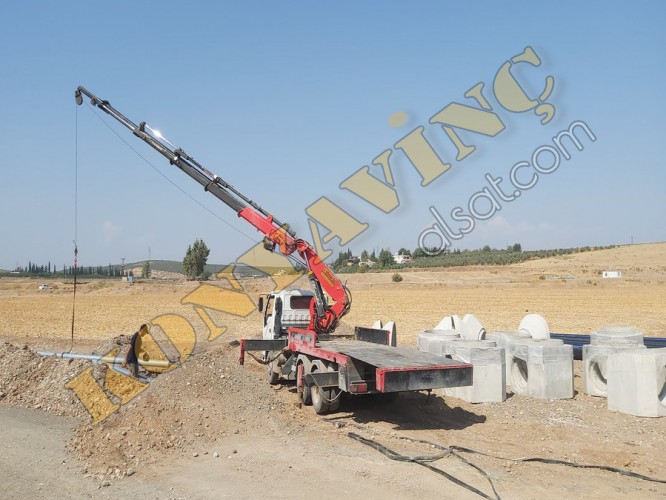 HİDRO ÖZ 8 TON YANA KATLANIR ISUZU ÜZERİNDE