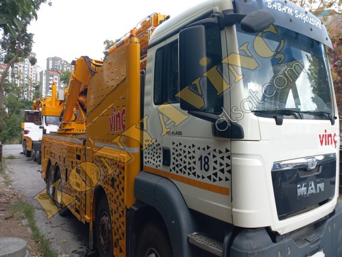 AKKAR 135 TON ÇİFT KIRMA VİNÇ MAN ÜZERİNDE