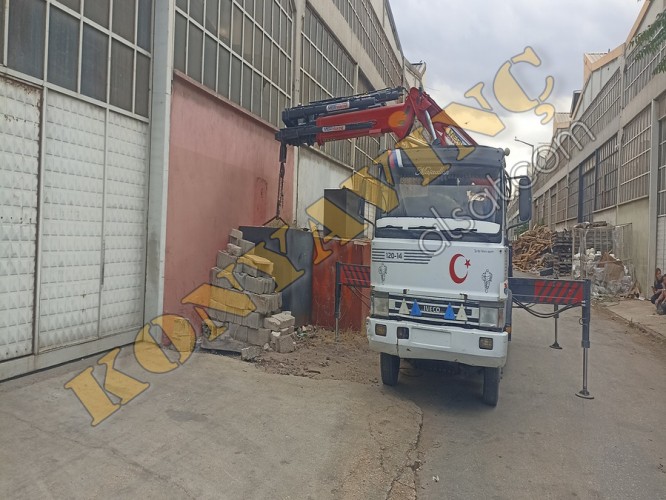 İVECO 120-14 ÜZERİNDE YANA KATLANIR 8 TONLUK VİNÇ