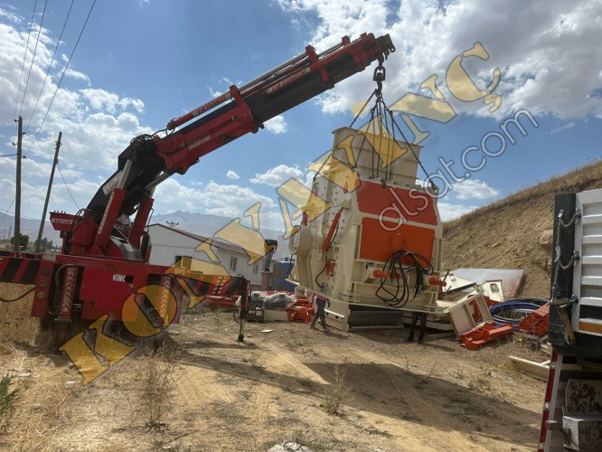ACİL SATILIK HİDROVİNÇ 40 TON MERCEDES 2521 ÜZERİNDEDİR.