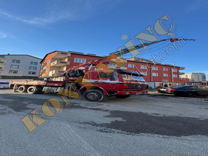 GÜÇLÜ 35 TON ÇİFT KIRMA MERCEDES ÜZERİNDE