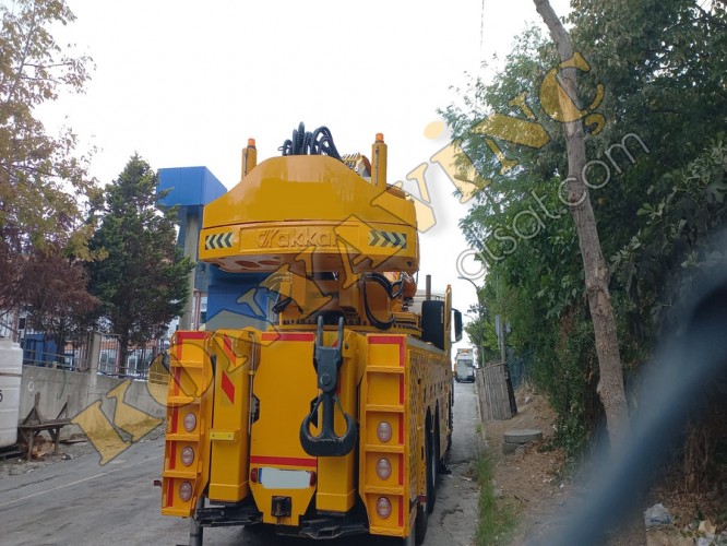AKKAR 135 TON ÇİFT KIRMA VİNÇ MAN ÜZERİNDE