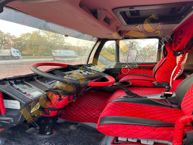 ACİL SATILIK SIFIR 13 TON YANA KATLANIR SIFIR VİNÇ MAN ÜZERİNDE