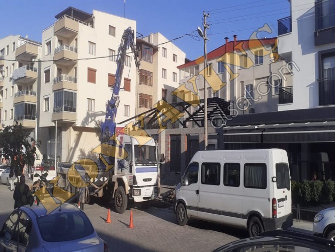 CARGO ÜZERİNDE YANA KATLANIR 30 TON ÇİFT KIRMA VİNÇ