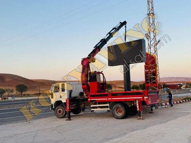 ZİRVE HİDROLİK İMALATI 10 TON YANA KATLANIR VİNÇ