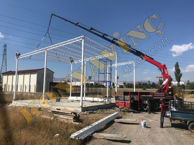HİDROKON 20 TON VİNÇ FATİH ÜZERİNDEDİR.