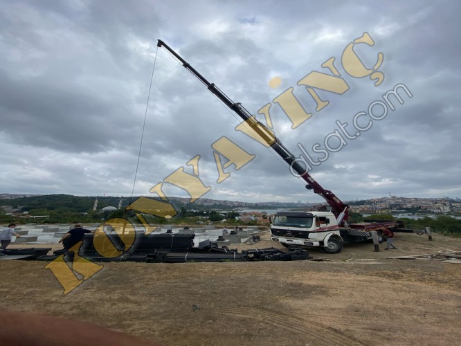 GÜÇLÜ 20 TON YANA KATLANIR MERCEDES 2521 ÜZERİNDE