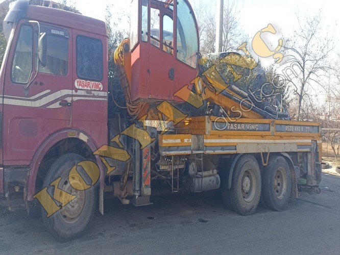 ACİL SATILIK 25 TON VİNÇ MERCEDES 2521 ÜZERİNDE