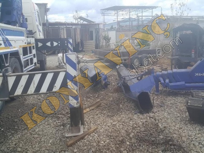 CARGO ÜZERİNDE YANA KATLANIR 30 TON ÇİFT KIRMA VİNÇ