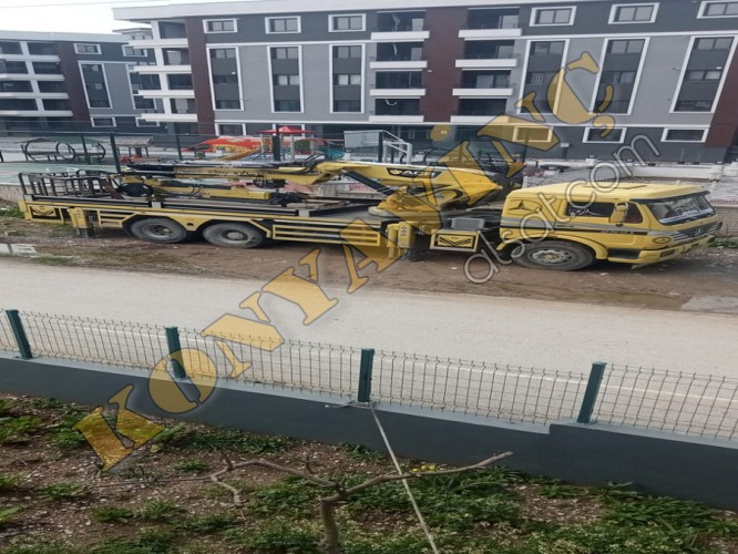 ACİL SATILIK ACR 25 TON ÇİFT KIRMA MERCEDES ÜZERİNDEDİR.