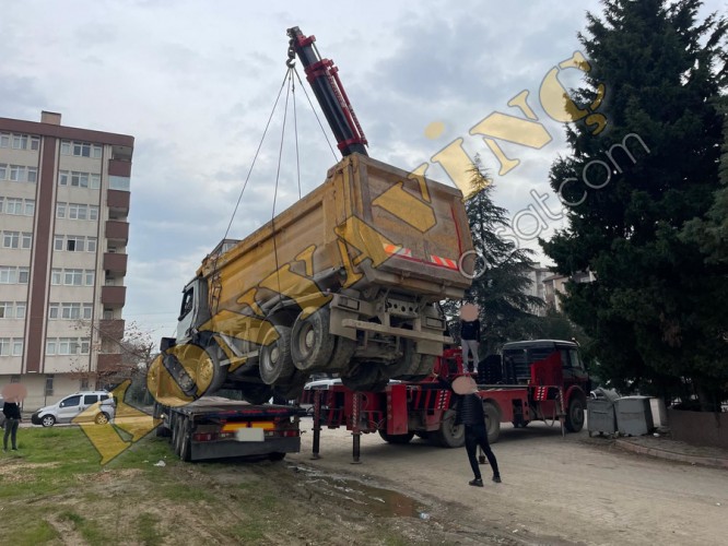 ACİL SATILIK HİDROVİNÇ 40 TON MERCEDES 2521 ÜZERİNDEDİR.